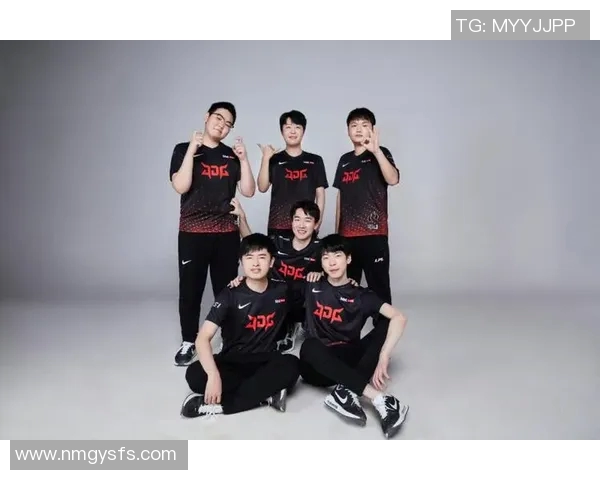 深入分析JDG在英雄联盟比赛中的防反策略及其得失表现实时数据 深入分析JDG在英雄联盟比赛中的防反策略及其得失表现实时数据